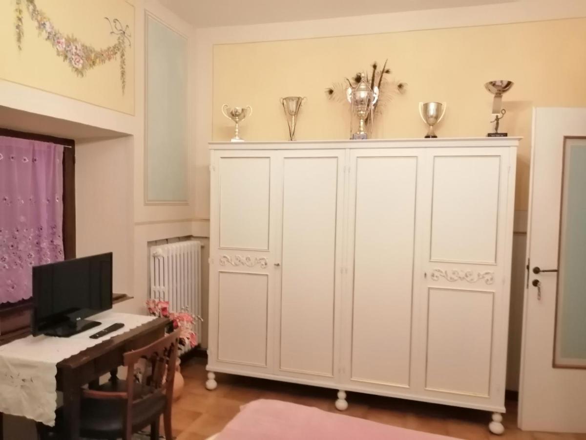 B&B San Nicola Serramazzoni Luaran gambar