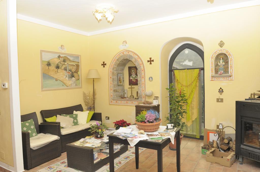 B&B San Nicola Serramazzoni Luaran gambar